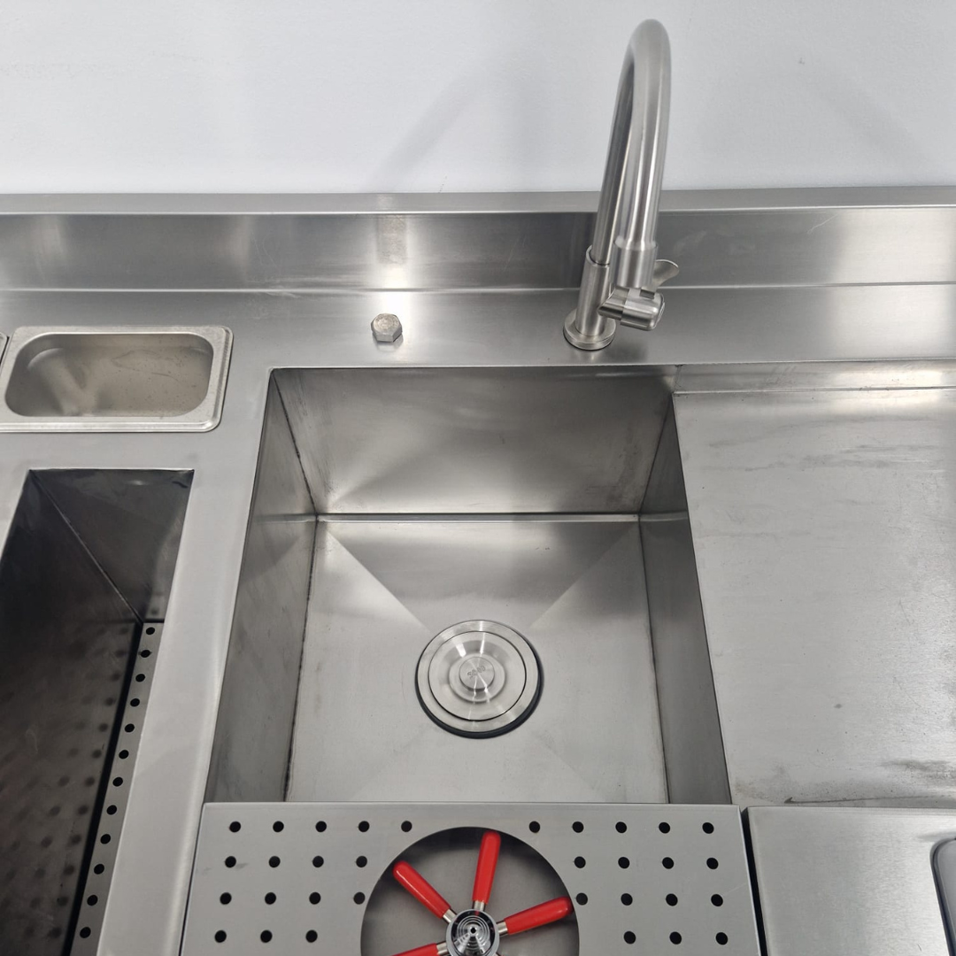 Cocktail Station with integrated Drinks Fridge - 1500x700x900