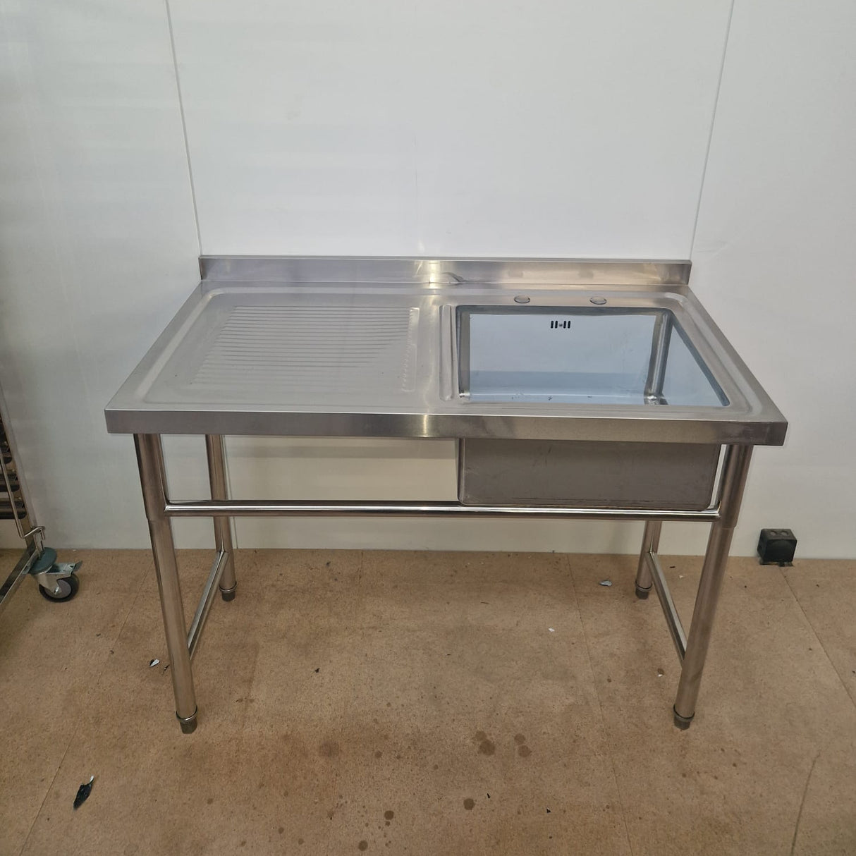 1200mm Single Bowl Sink - No Undershelf - Drainer on Left
